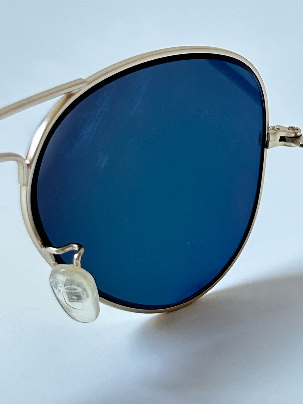 AQS Mirrored Aviator Sunglasses in Gold Finish - Picture 7 of 10